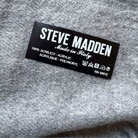 Steve Madden lightweight fringe acrylic scarf - Picture 2 of 4